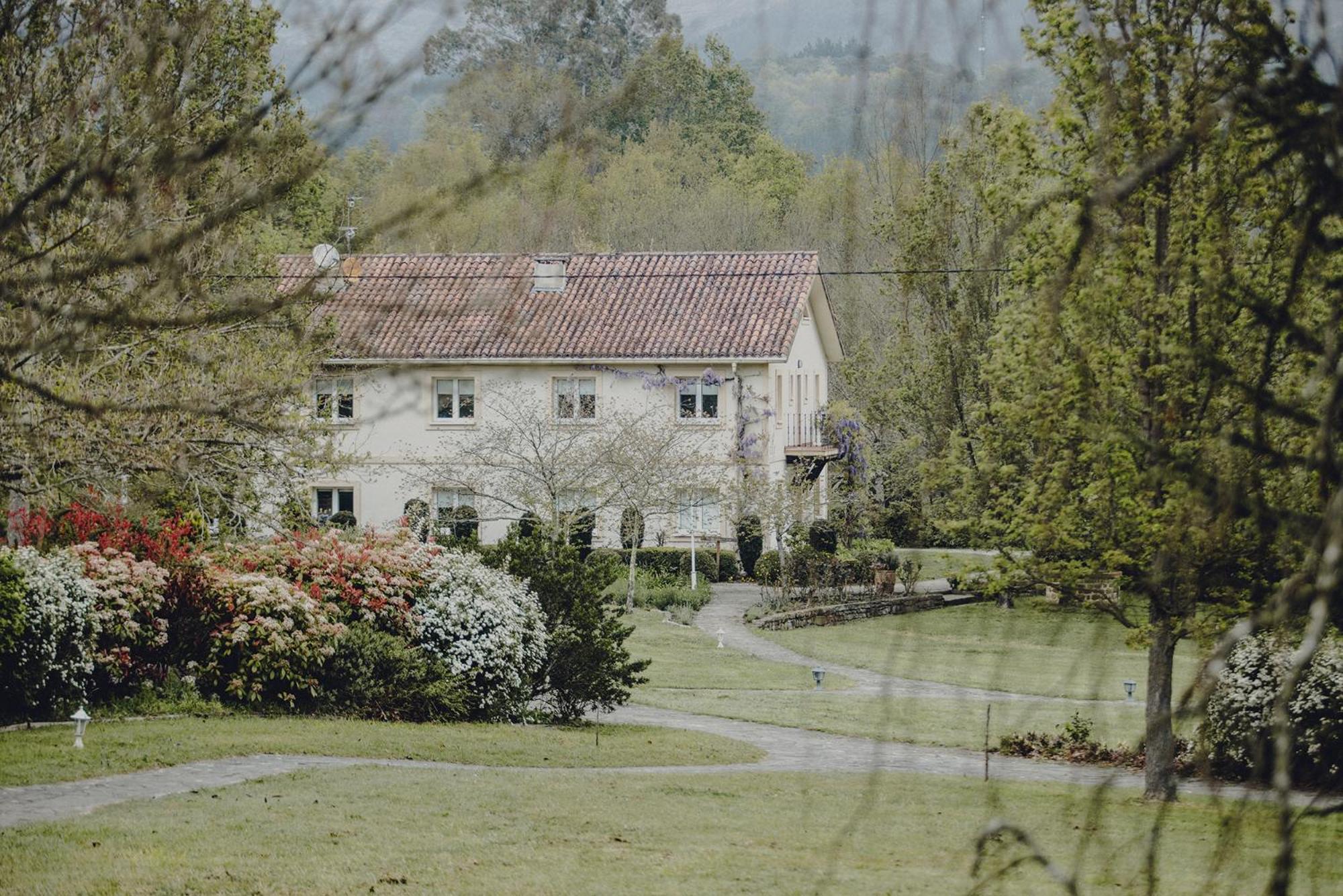 Amalurra Ecohotel & Retreat Center Laiseca エクステリア 写真